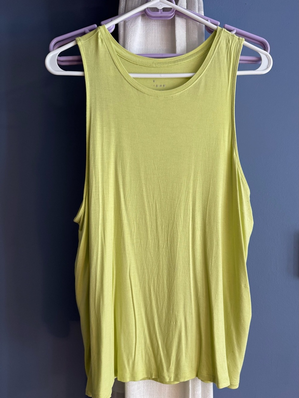 Women’s Lightweight Sleeveless Tank Top - neon yellow